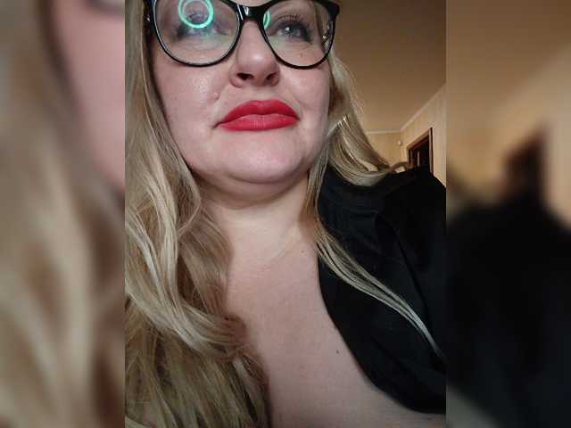 WifeyNusha live cam on BongaCams