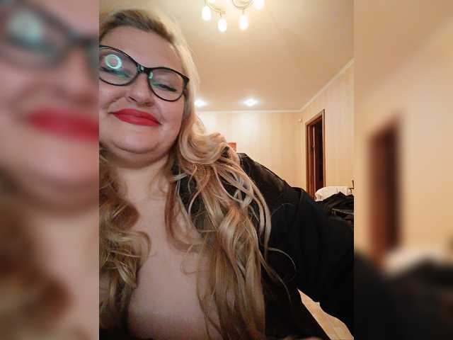 WifeyNusha live cam on BongaCams