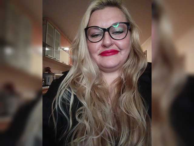 WifeyNusha live cam