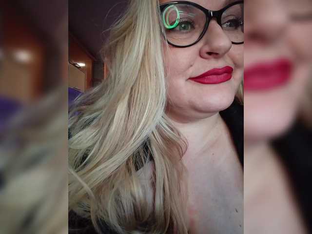 WifeyNusha's BongaCams show and profile