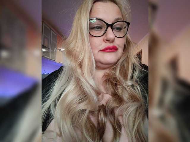 WifeyNusha live cam on BongaCams