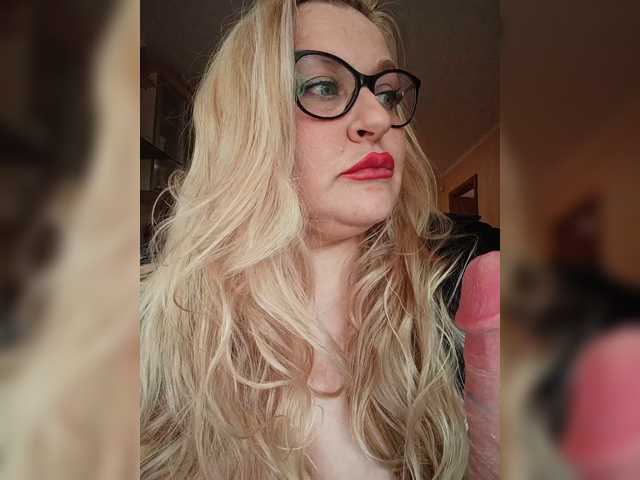 WifeyNusha live cam on BongaCams