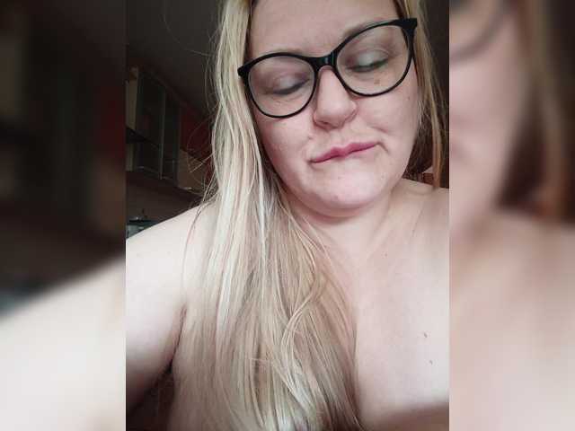 WifeyNusha live cam on BongaCams