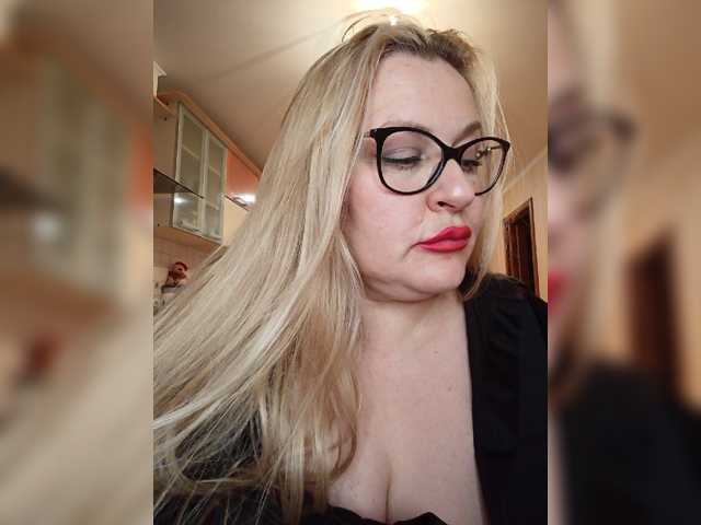WifeyNusha live cam on BongaCams