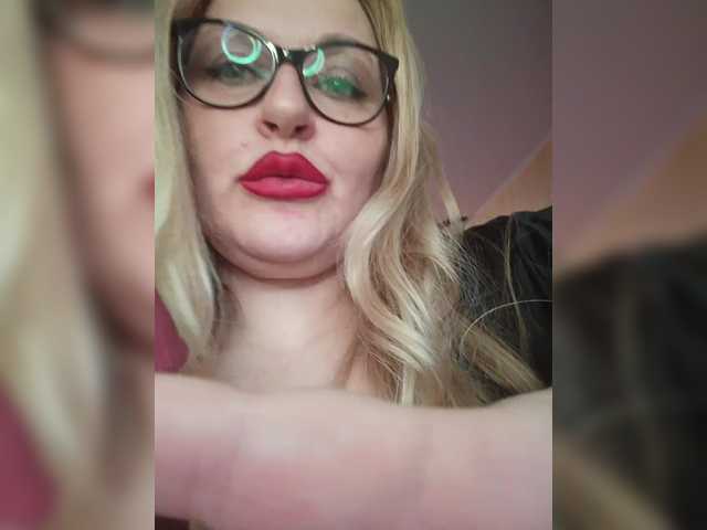 WifeyNusha's BongaCams show and profile