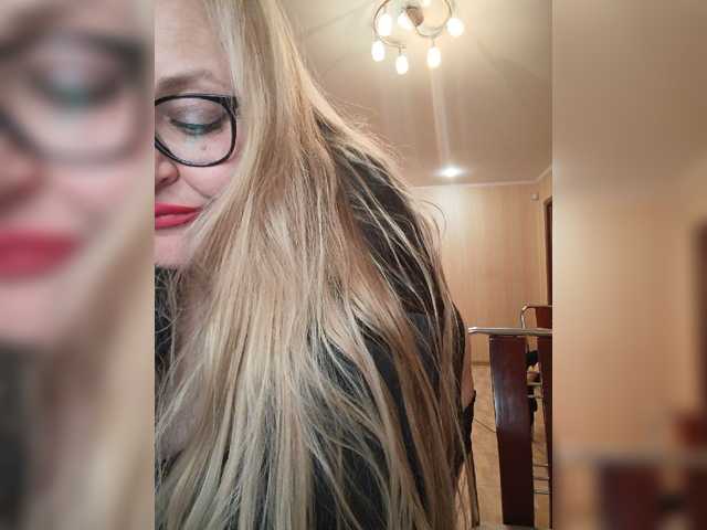 WifeyNusha live cam on BongaCams
