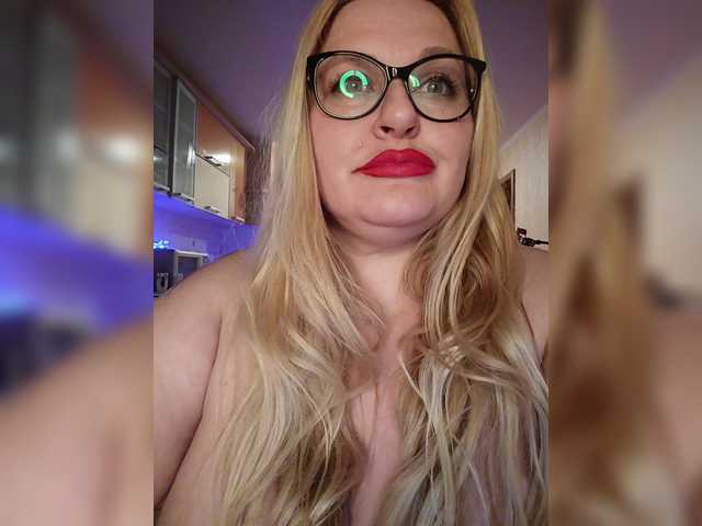 WifeyNusha's BongaCams show and profile