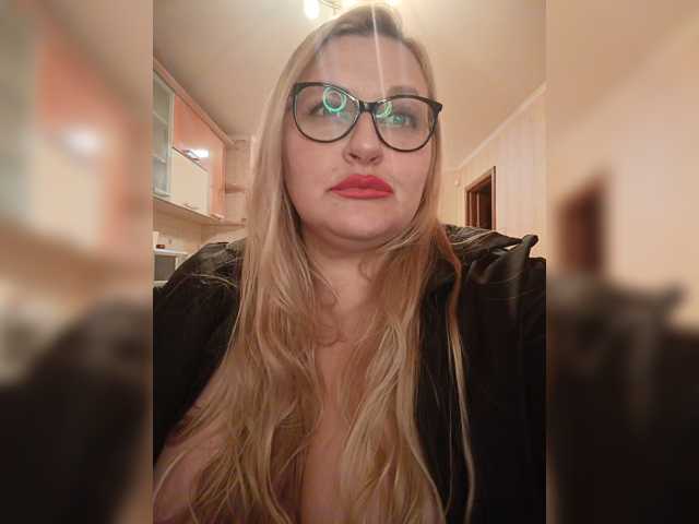 WifeyNusha live cam on BongaCams