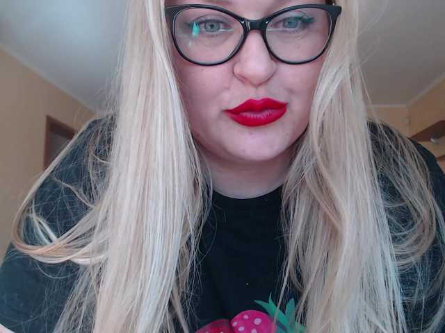 le modèle Pretty_NYUSHA est en webcam porno dans un show sur le site bongacams, il possède les tags suivants: White/Caucasian,Blonde,Shaved