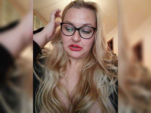 WifeyNusha live cam on BongaCams
