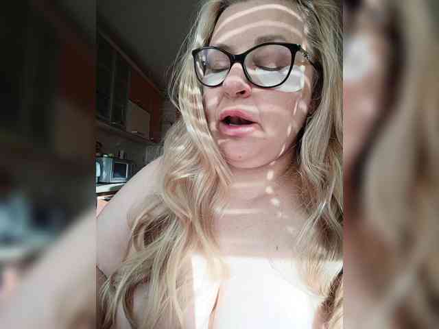 Pretty_NYUSHA webcam