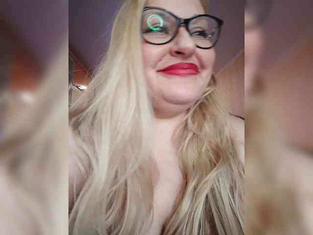 WifeyNusha Live Webcam on BongaCams