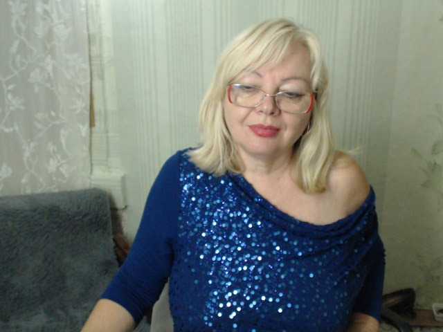 EvelynLoveShy