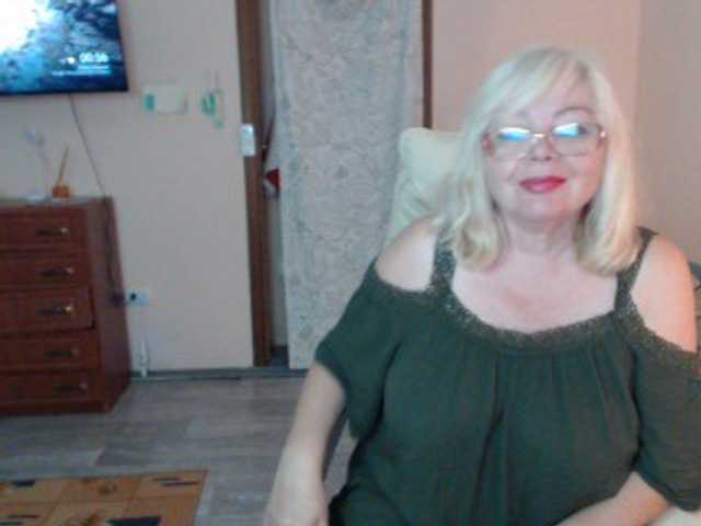 EvelynLoveShy