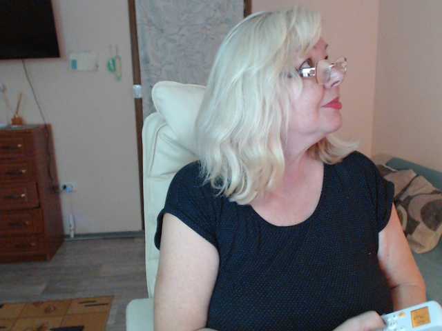 EvelynLoveShy
