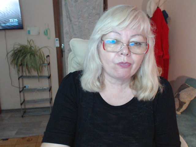 EvelynLoveShy