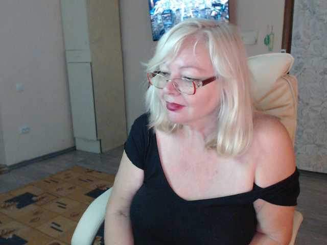 EvelynLoveShy