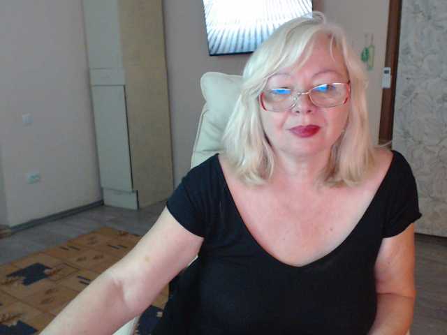EvelynLoveShy