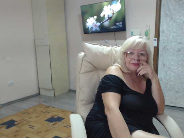 EvelynLoveShy