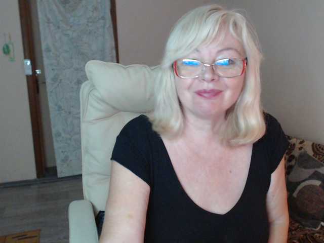 EvelynLoveShy