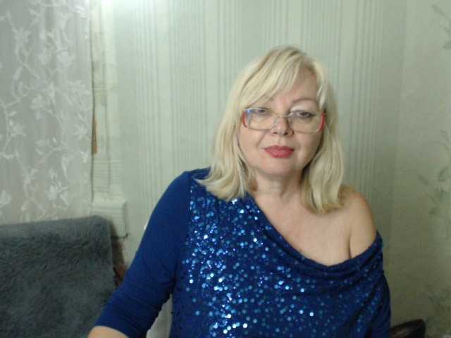EvelynLoveShy