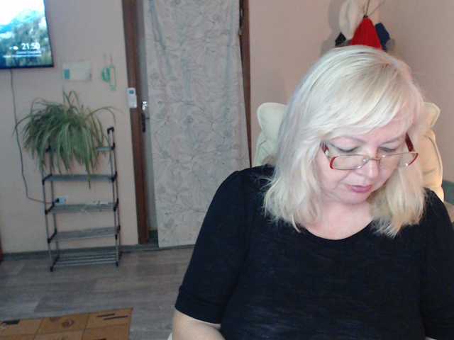 EvelynLoveShy