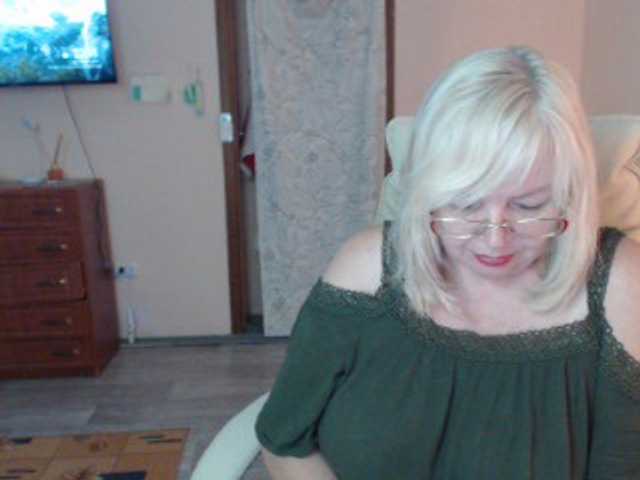 EvelynLoveShy