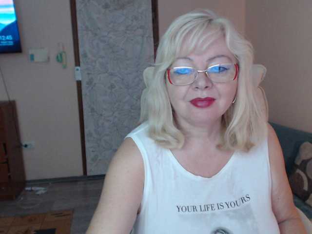 EvelynLoveShy