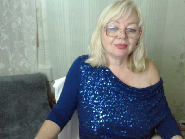 EvelynLoveShy