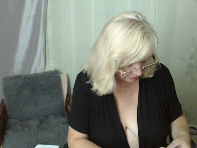 EvelynLoveShy
