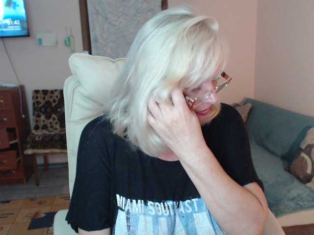 EvelynLoveShy