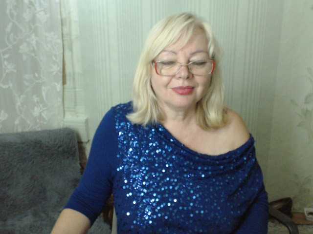 EvelynLoveShy