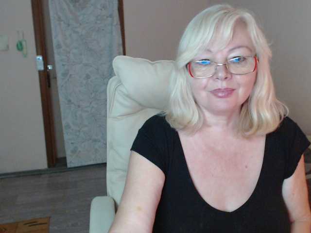 EvelynLoveShy
