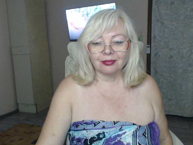 EvelynLoveShy