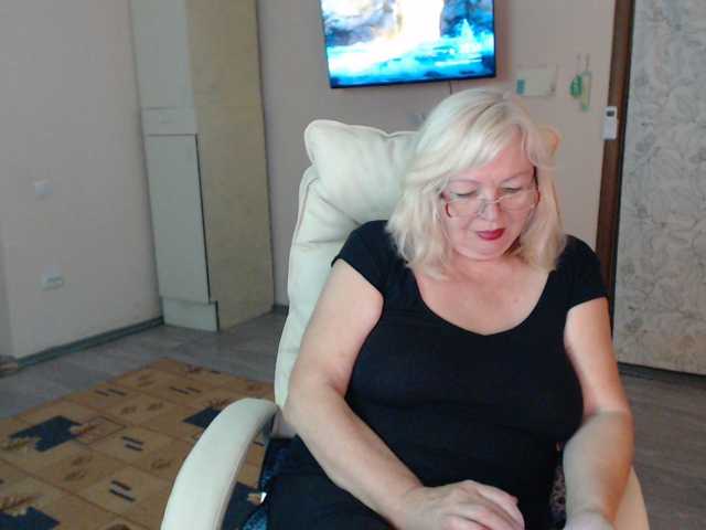 EvelynLoveShy