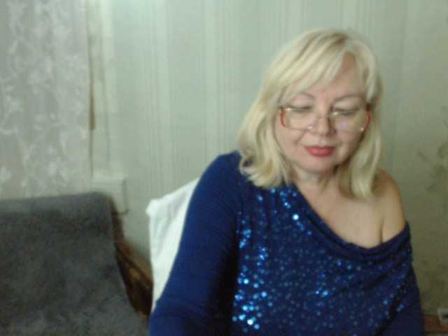EvelynLoveShy