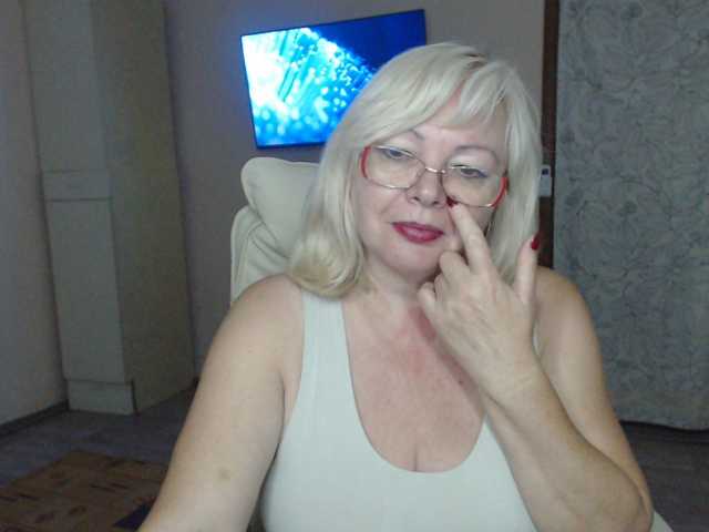 EvelynLoveShy