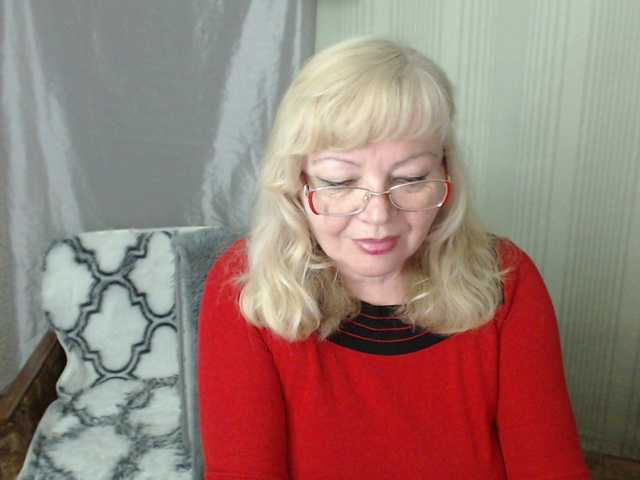 le modèle EvelynLoveShy est en webcam porno dans un show sur le site bongacams, il possède les tags suivants: White/Caucasian,Blonde,Shaved