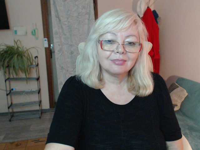EvelynLoveShy