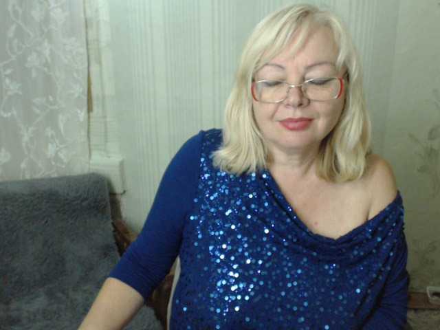 EvelynLoveShy