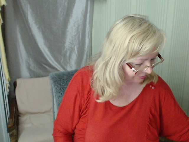 EvelynLoveShy