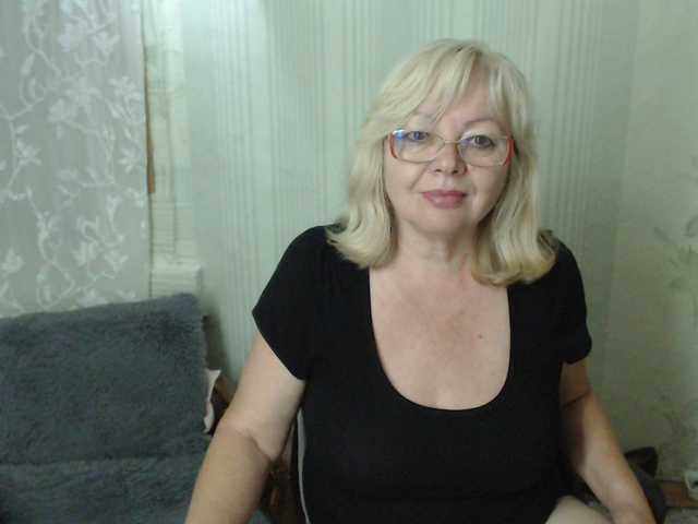 EvelynLoveShy live cam preview
