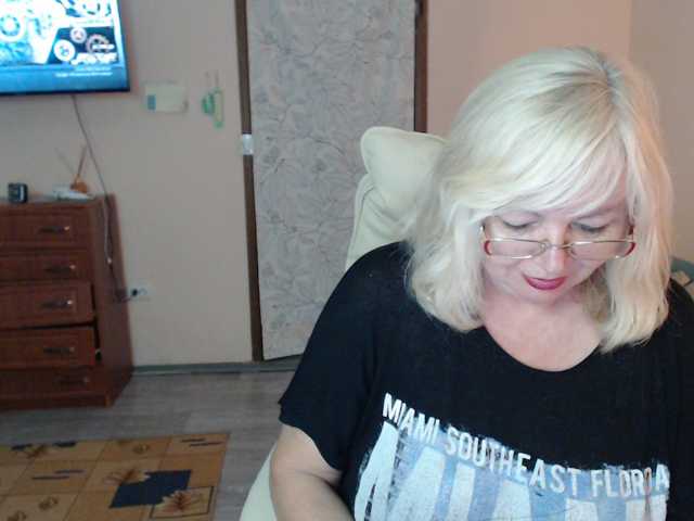 EvelynLoveShy