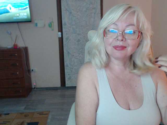 EvelynLoveShy
