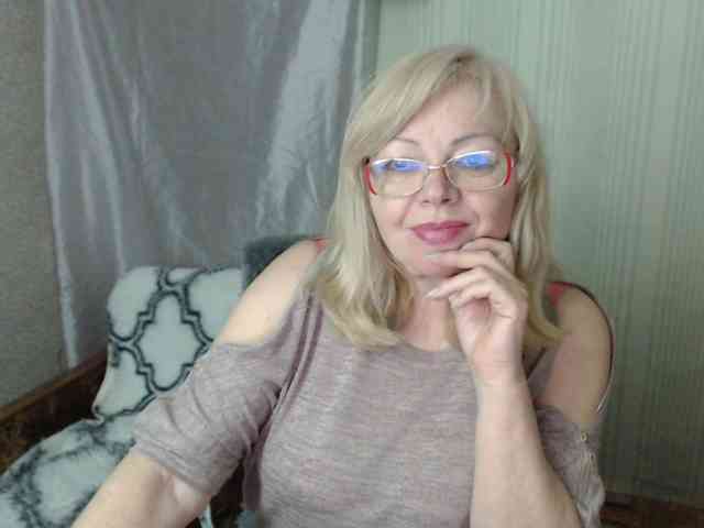 EvelynLoveShy webcam