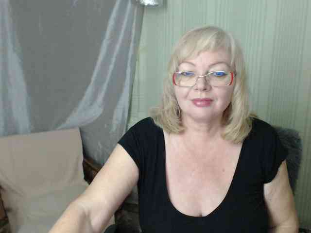 EvelynLoveShy webcam