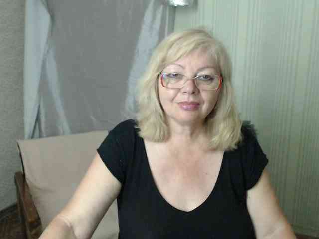 EvelynLoveShy webcam