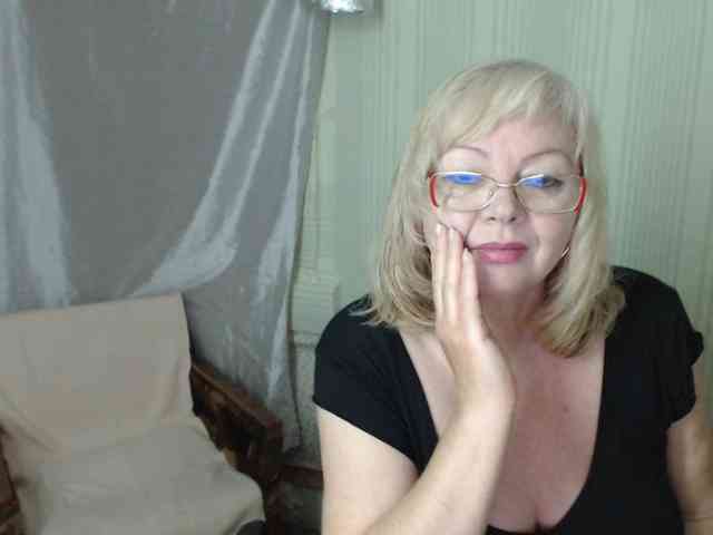 EvelynLoveShy webcam