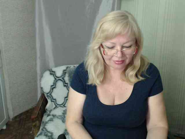 EvelynLoveShy webcam