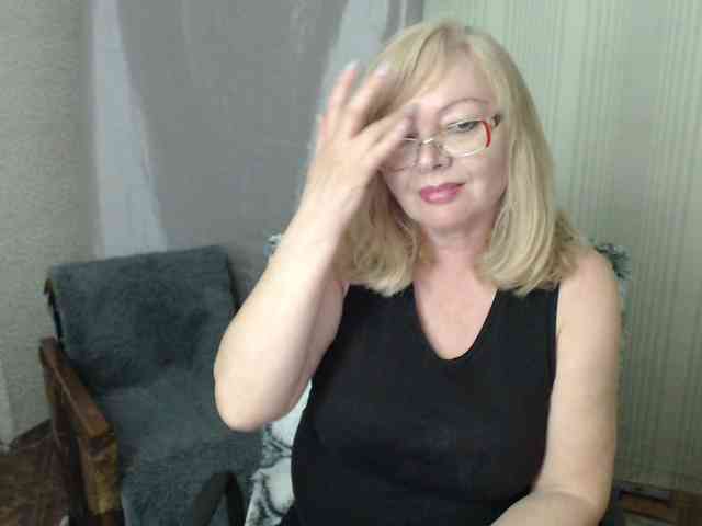 EvelynLoveShy webcam